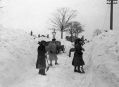Filename=1940s-snow-23.jpg
Filesize=51KiB
Dimensions=500x366
Date added=Apr 29, 2012 1940s-snow-23.jpg