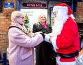 Filename=fatherchristmasrosehill161219_43.jpg
Filesize=99KiB
Dimensions=500x388
Date added=Dec 19, 2019 fatherchristmasrosehill161219_43.jpg